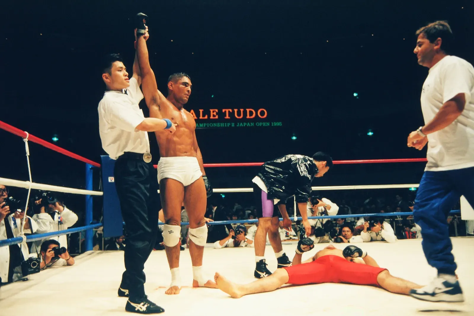 Rickson Gracie declared the winner at a Vale Tudo event